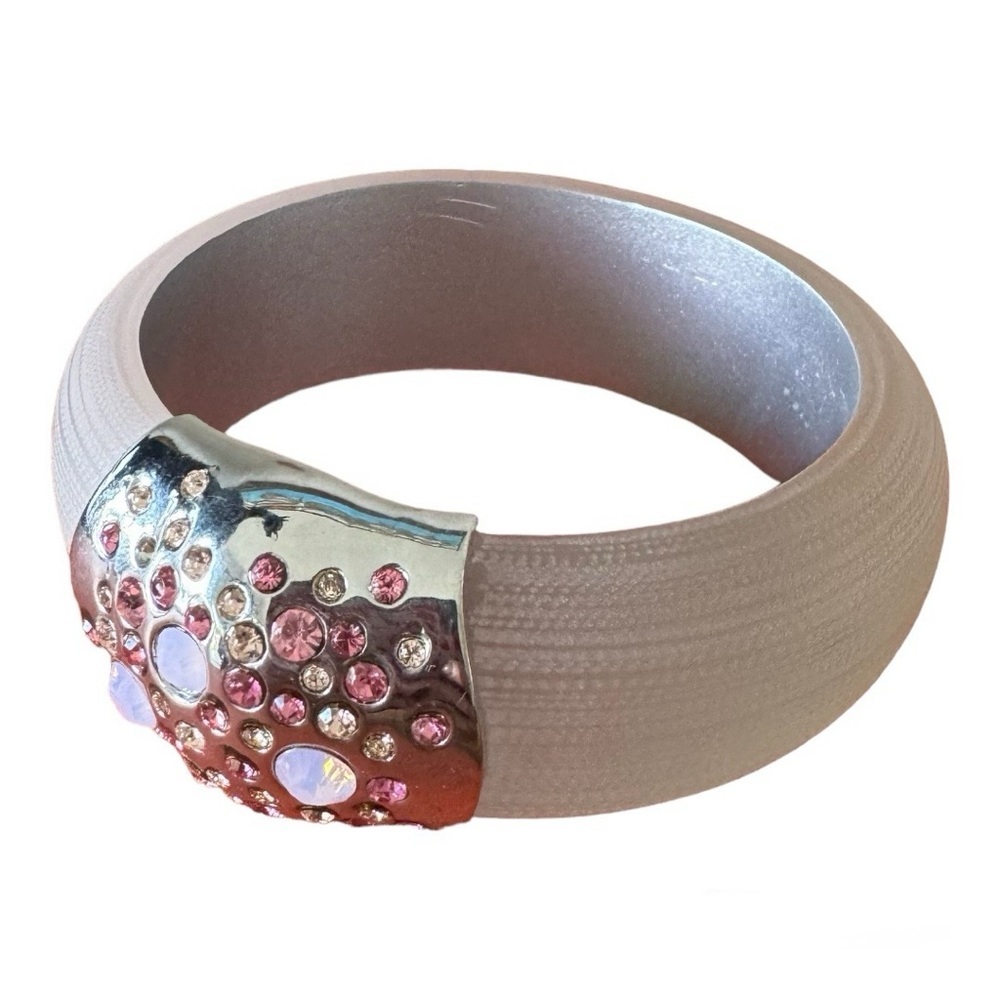 Bold Chunky Frosted Ribbed Acrylic Rhinestone Stud Bangle Bracelet